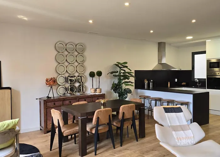 Opening Doors Summer Chic Apartman Barcelona